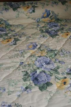 Dessus lit couvre lit matelassé rideaux