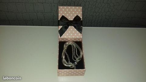 Bracelet fantaisie femme avec boite cadeau(vd