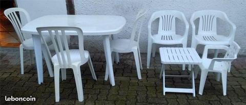 Table + chaises de jardin