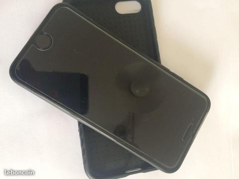 iPhone 7 noir mat 32go (échange)