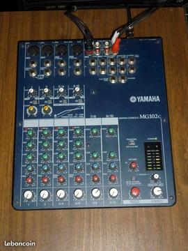 Table de mixage YAMAHA MG102C - AFFAIRE
