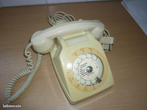 Téléphone ancien PTT