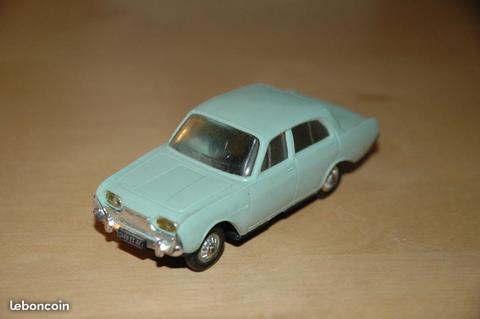 Norev Ford Taunus 17 M verte 1/43