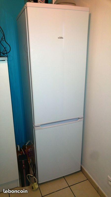 Réfrigérateur VALBERG VALCB249A+BHC