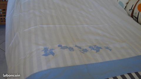 Drap de lit d'enfant vintage, coton blanc brodé