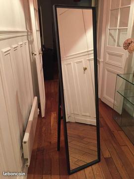 Miroir sur pied 158x39cm en bois brun noir