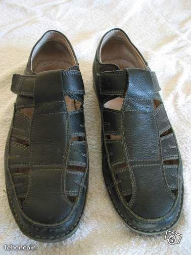 Sandales en cuir noir pierre cardin