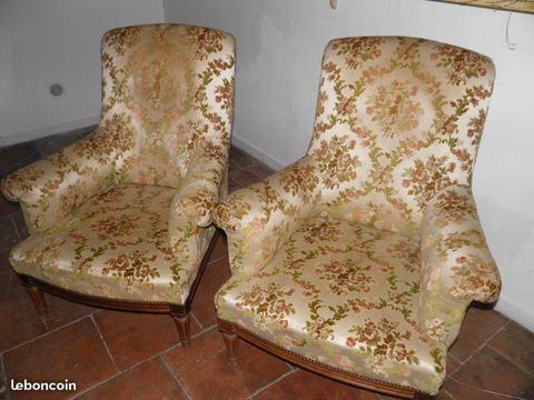 Paire de fauteuils bergère anciens