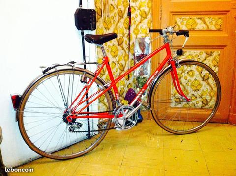 Vélo de ville femme vintage en très bonne état
