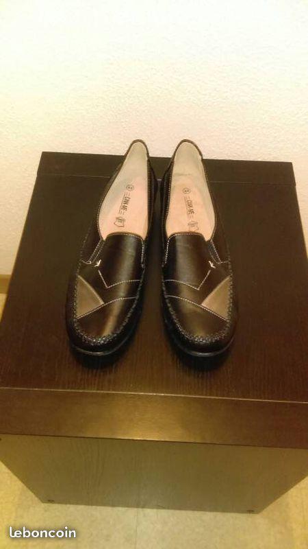 chaussures Neuf taille 44