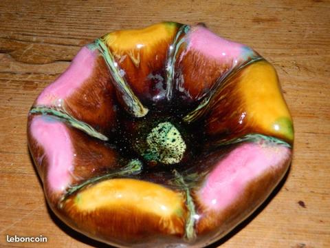 Coupelle en céramique forme fleur type Vallauris