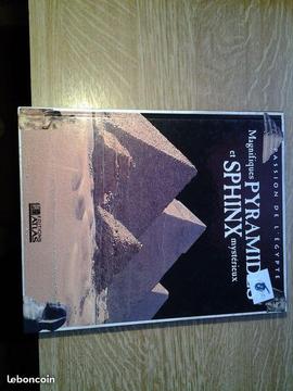 Livre sur les pyramides et sphinx