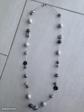 Collier gris