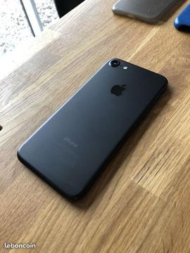 iPhone 7 128 go - noir mat - colle neuf