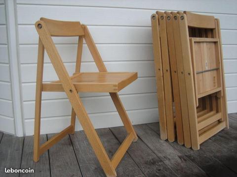 Six chaises pliantes en bois de hêtre