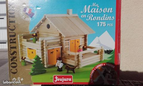 Maison en bois jeujura