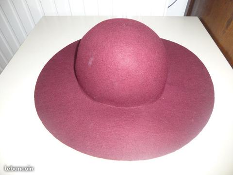 Chapeau couleur prune souple