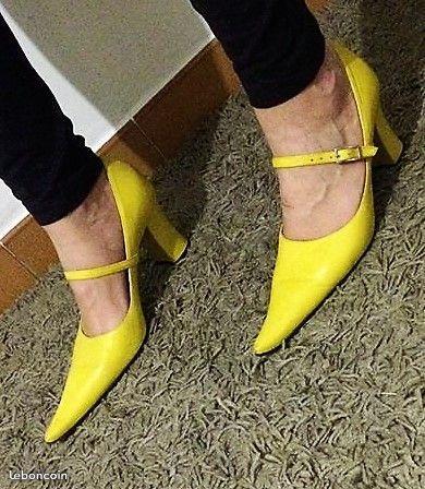 Chaussures à talons jaune