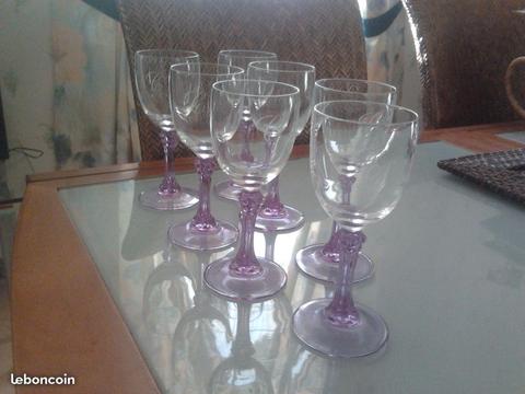 7 verres à pied violets (zaza80)
