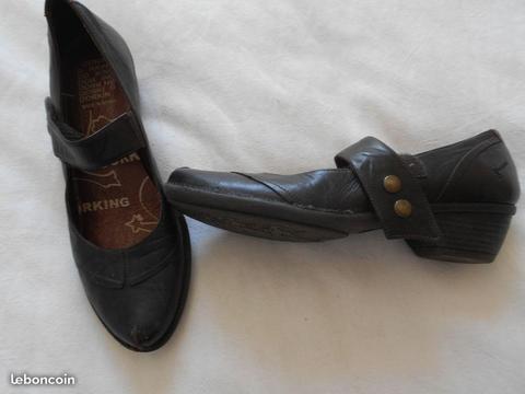 Chaussures cuir marron DORKING p 36 TBE