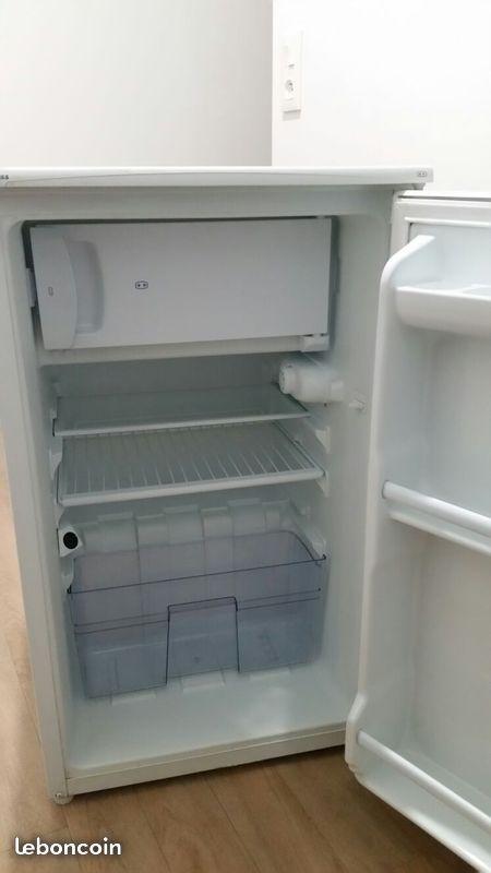 Petit frigo sous plan