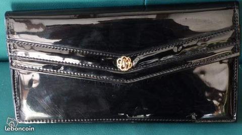 Élégante pochette,sac vernissé noir vintage