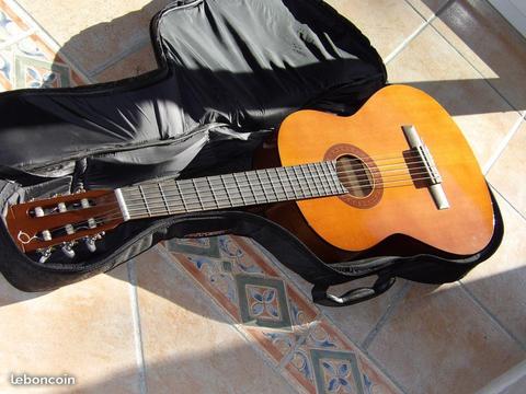 Guitare classique YAMAHA C40