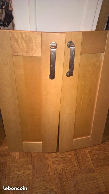 Deux portes en bois
