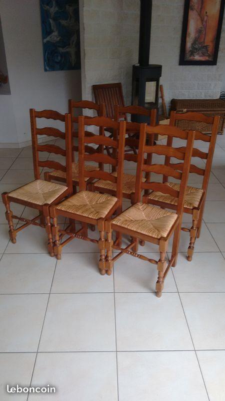 6 chaises rustiques en parfait état