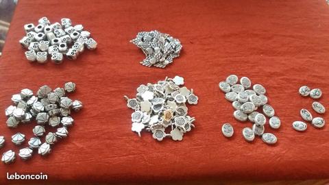 Perles et breloques en argent tibetain