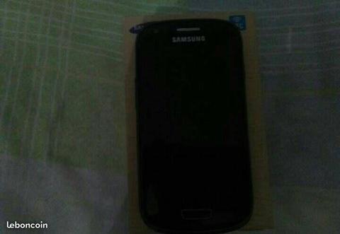 Samsung Galaxy S3 Mini (GT-18200N)