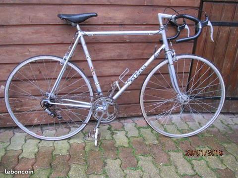 Velo peugeot course annees 70 a renover