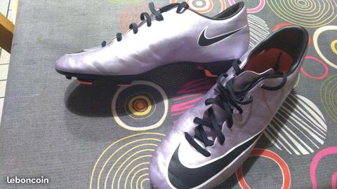 Chaussure de football NIKE MERCURIAL Taille 43