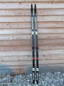 Skis de fond à écailles 175 cm en bon état