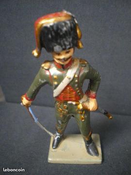 FIGURINE MILITAIRE: CHASSEUR vert de la GARDE