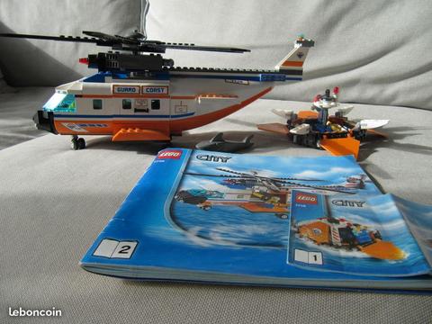 LEGO 7738 hélicoptère et canot de sauvetage