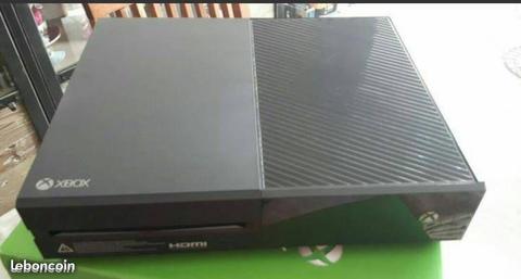 Xbox One 500 GO + une manette