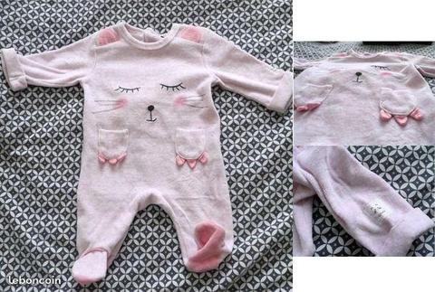 Lots vêtements bébé fille 1 mois : pyjamas / habit