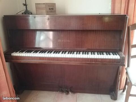 Piano droit Pleyel
