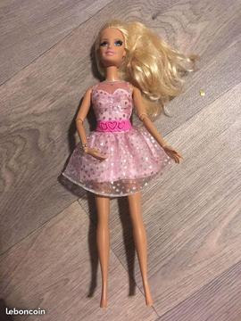 Barbie - BBX49 - Poupée - Barbie Expressions Mode