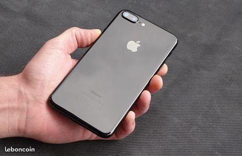 IPhone 7Plus 256Go noir sous garanti état neuf