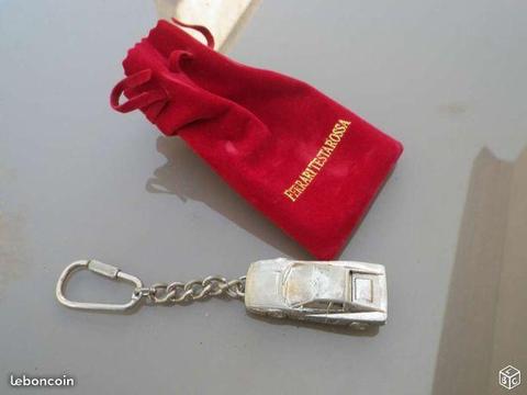 Porte clef Ferrari ancien