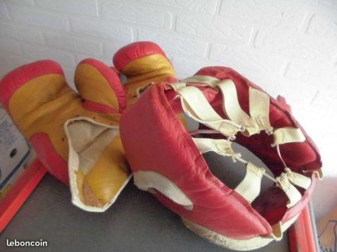 Casque et gants de boxe vintage