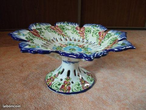 Coupe à fruits en faïence ajourée