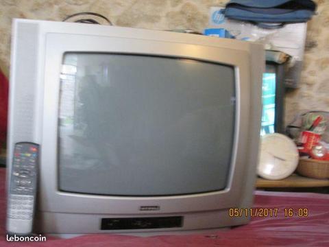 Téléviseur couleur avec télécommande