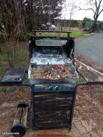 Barbecue gaz reconverti en jardinière (char broil)