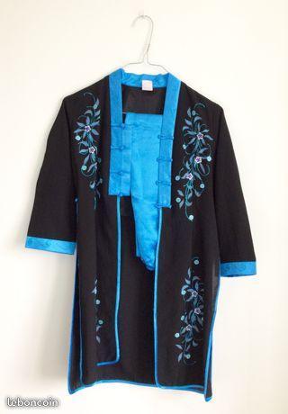 2 kimonos enfant, taille 10 ans (DEJ)