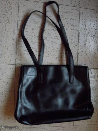 Grand sac a main noir bon etat