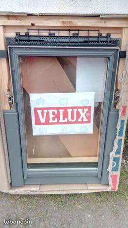 Velux 55x70 C02 et raccord ardoises