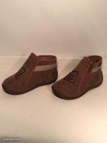 Chaussons marrons marque ASTER taille 23